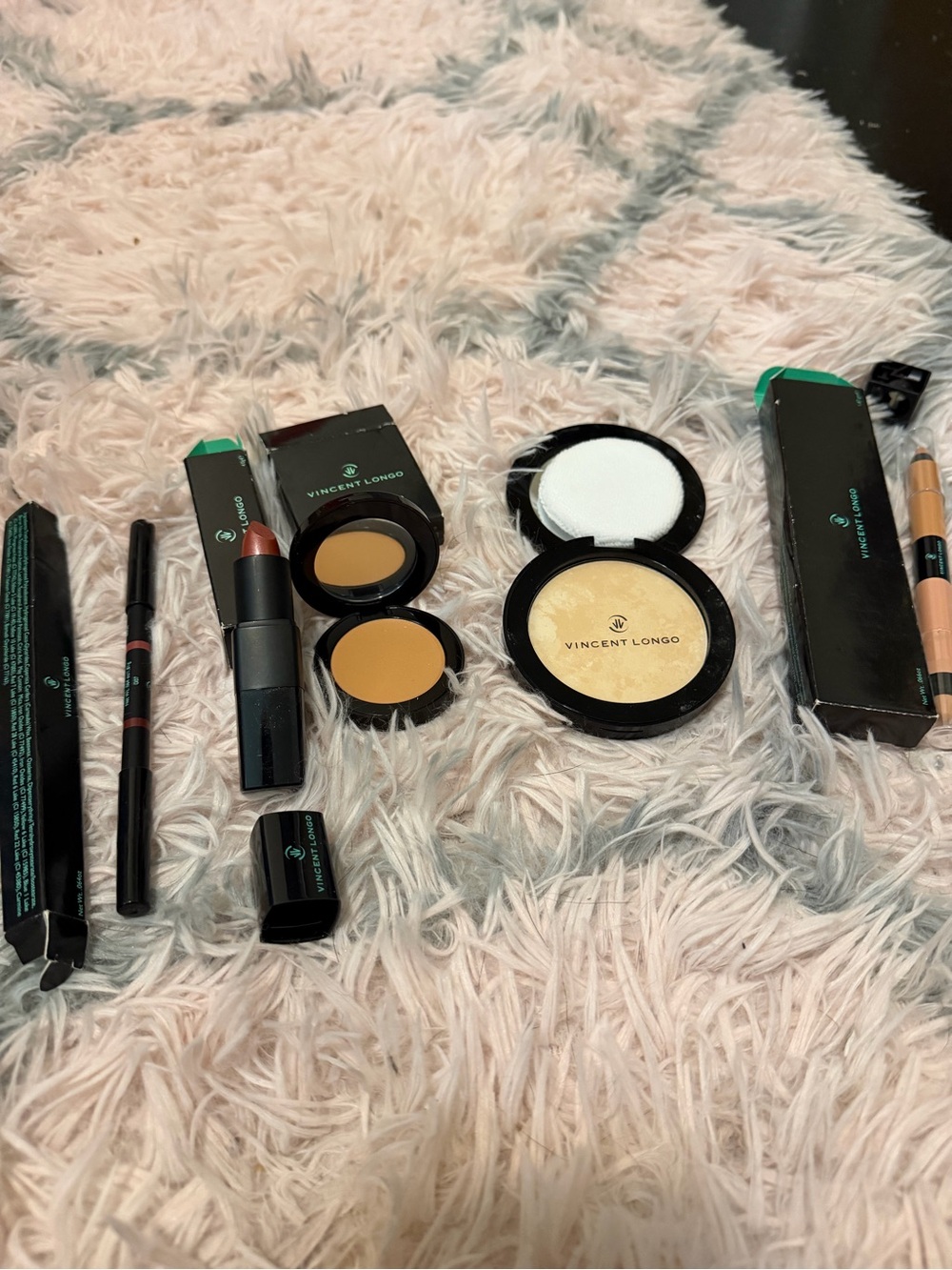 Vincent Longo Women Makeup Set in Nude